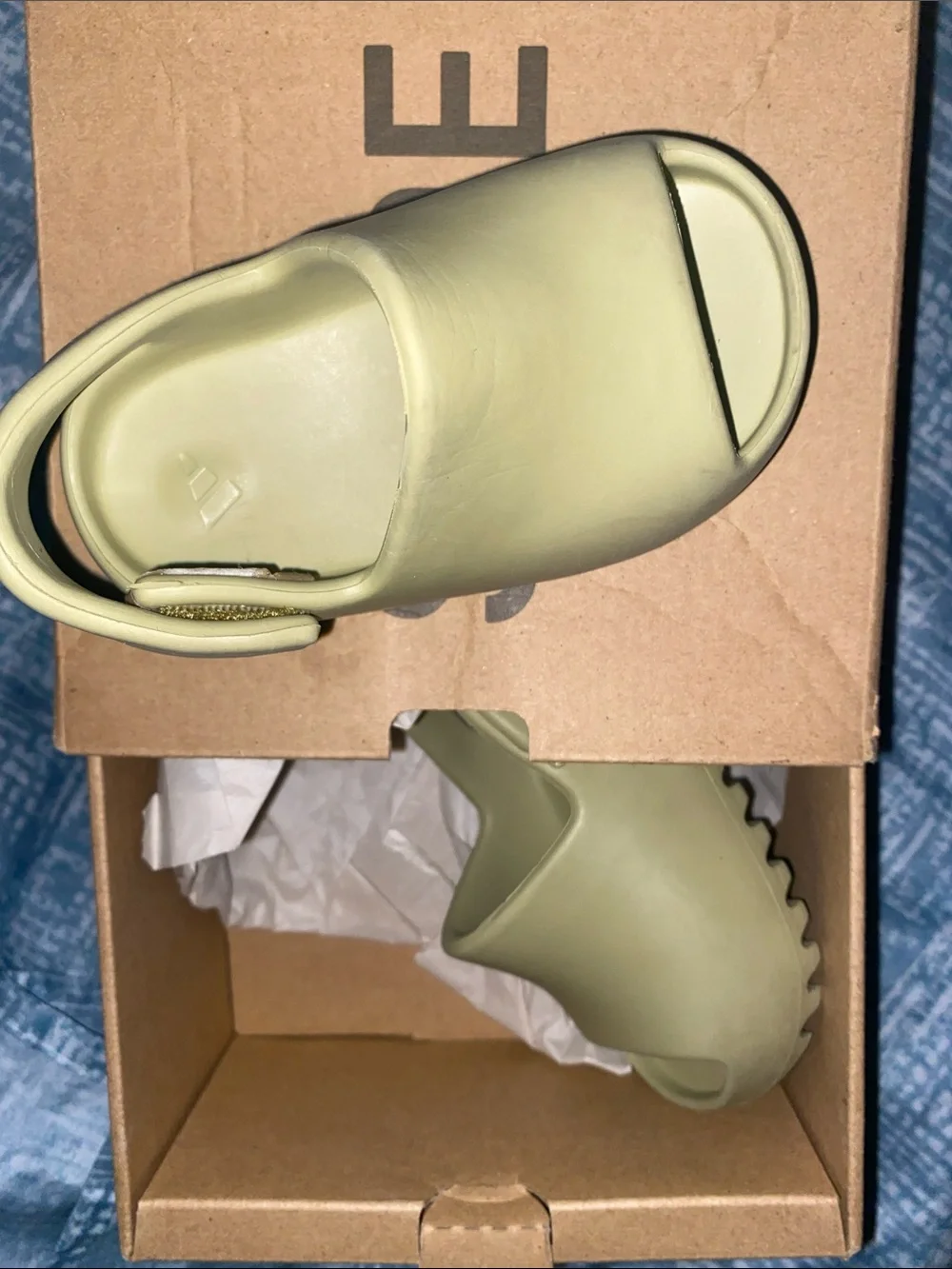 Yeezy Kids Slide Sandals in Olive Green
